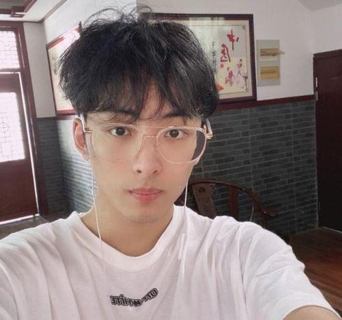 网红帅哥吃瓜事件真相视频,真相视频曝光,背后真相令人震惊 第3张 网红帅哥吃瓜事件真相视频,真相视频曝光,背后真相令人震惊 第3张